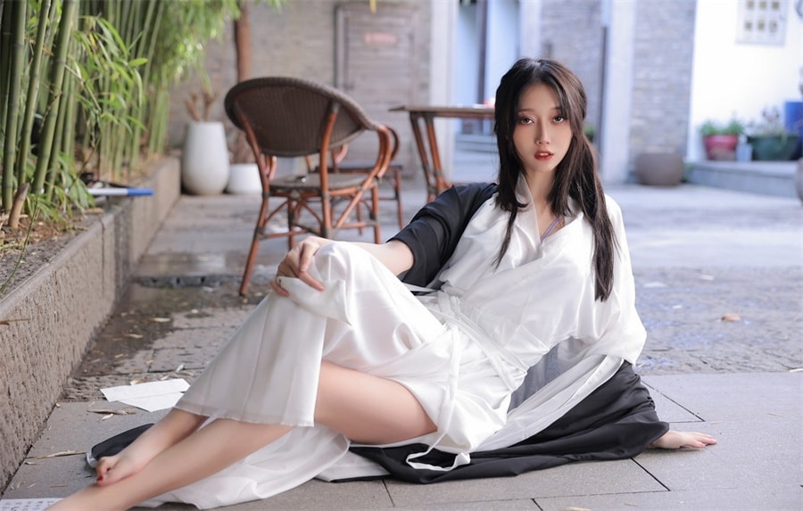 玥儿玥er个人简介，微笑仙女的写真作品鉴赏