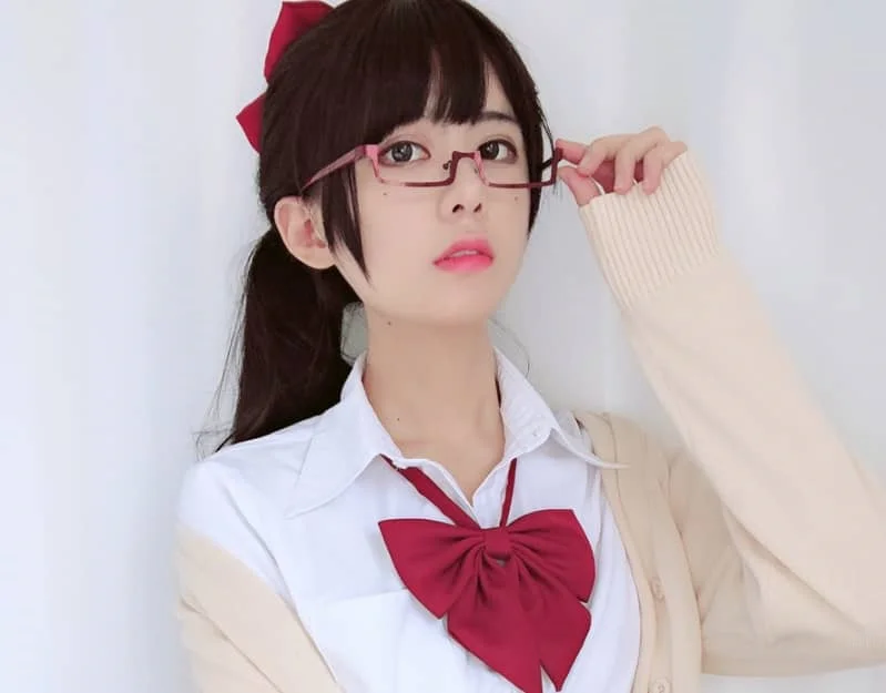 Lolaaa：抖音上的神秘性感美女身材惹火